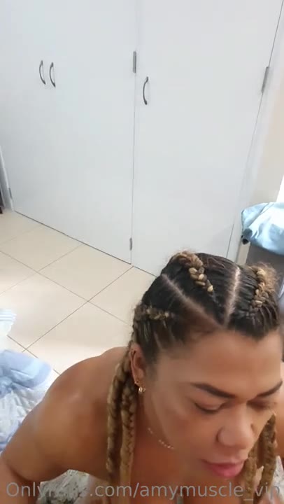 Amy Muscle dreadlocks fuck